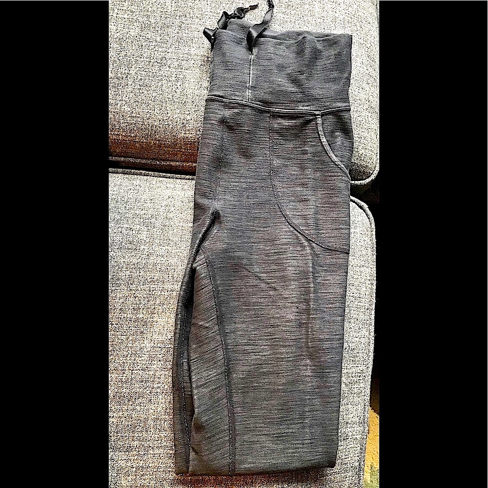 Lululemon running pants / leggings w/ pockets + drawstring in charcoal